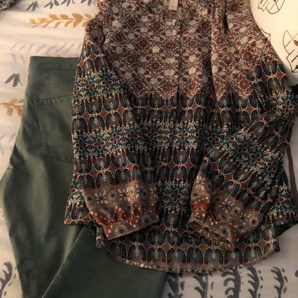 Needs to go!! Lot of Forever 21 items - Picture 2 of 8